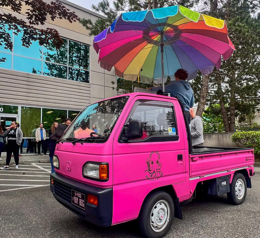 Corporate event ice cream truck Ice cream truck serving employees at a corporate appreciation event in Everett, WA